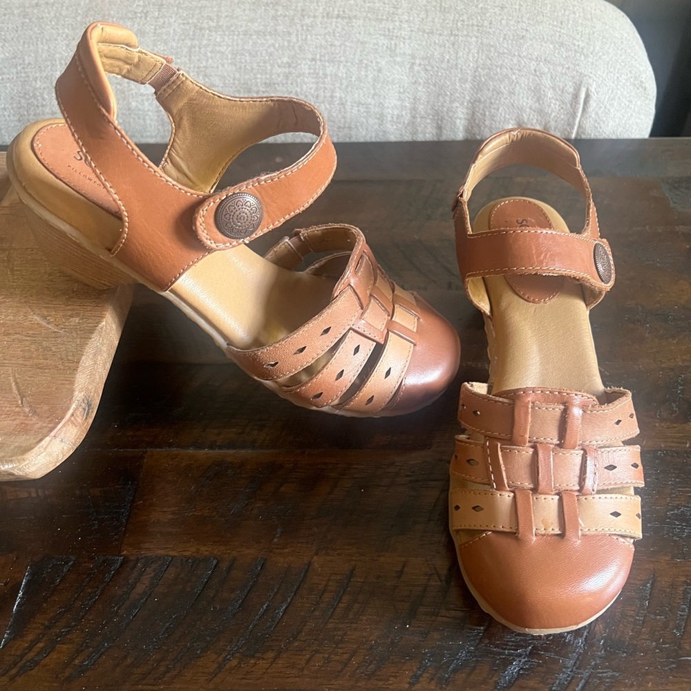 Softspots Brown Leather Women's Sandals Shoes Huarache Pillowtop Technology Sz 7